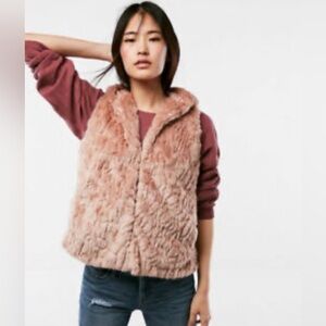 Express velvet Blush vest
